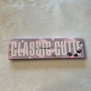 MAC Girls Classic Cutie Eyeshadow Palette -